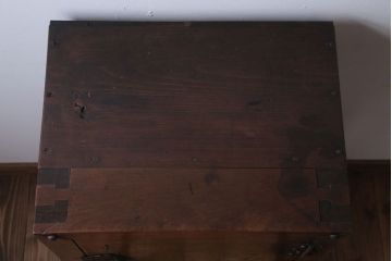 アンティーク家具　古民具・骨董　珍品!上品な金具付きの古い木製金庫箪笥
