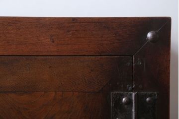 アンティーク家具　古民具・骨董　珍品!上品な金具付きの古い木製金庫箪笥