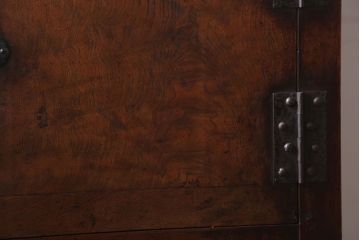 アンティーク家具　古民具・骨董　珍品!上品な金具付きの古い木製金庫箪笥