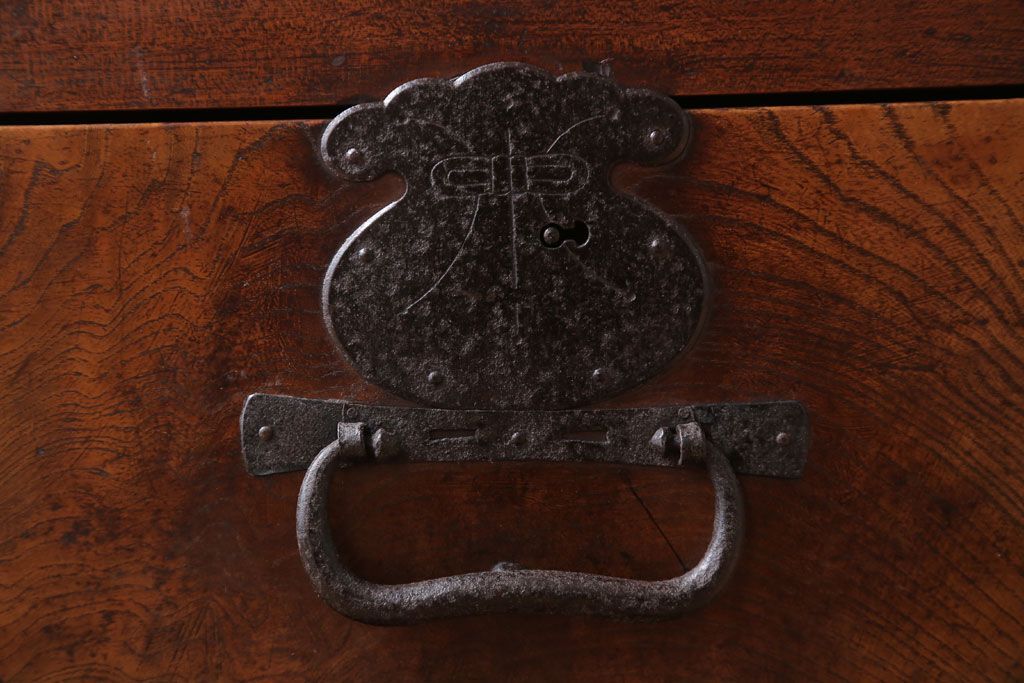 アンティーク家具　古民具・骨董　珍品!上品な金具付きの古い木製金庫箪笥