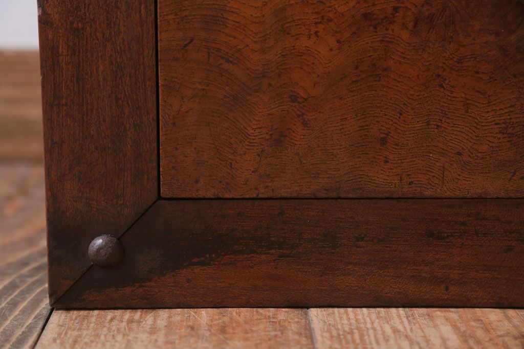 アンティーク家具　古民具・骨董　珍品!上品な金具付きの古い木製金庫箪笥