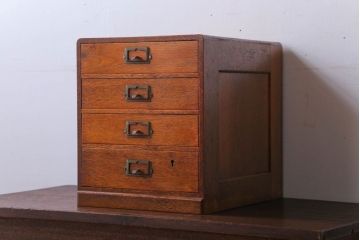 レトロ家具　昭和レトロ　ネームプレート取っ手付き!ナラ材の4杯小引き出し(2)