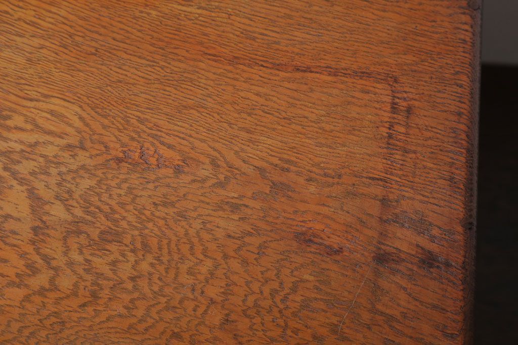 レトロ家具　昭和レトロ　ネームプレート取っ手付き!ナラ材の4杯小引き出し(2)