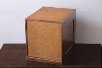 レトロ家具　昭和レトロ　ネームプレート取っ手付き!ナラ材の4杯小引き出し(2)
