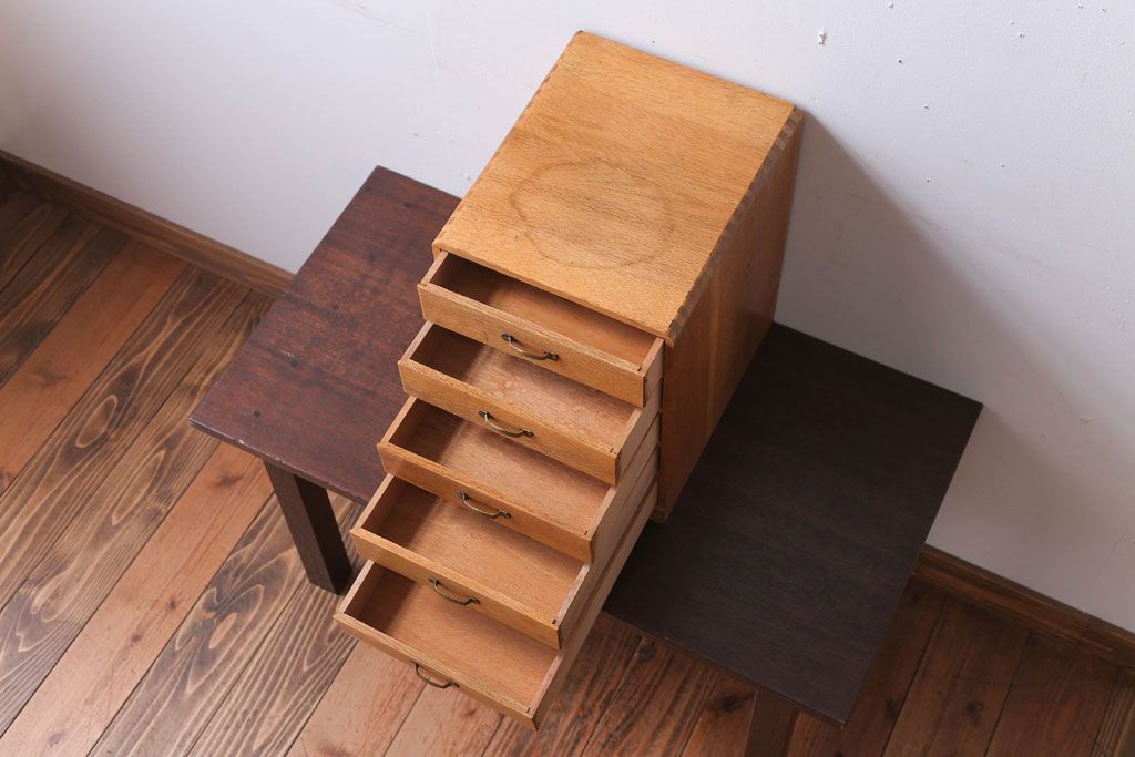 レトロ家具　昭和レトロ　古いナラ材のアンティーク小引き出し(2)