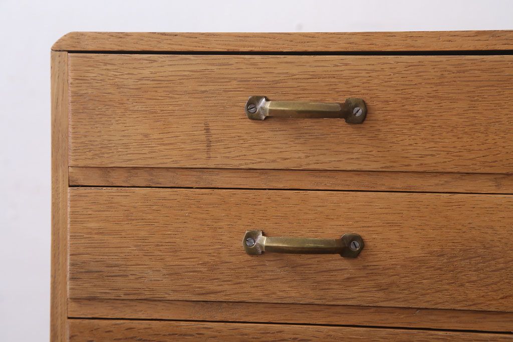 レトロ家具　昭和レトロ　古いナラ材のアンティーク小引き出し(2)