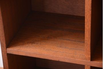 アンティーク家具　和製アンティーク　脚付き!古い木の縦型マス目棚(収納棚、飾り棚)