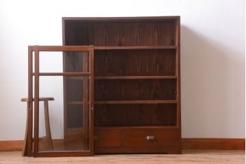 レトロ家具　昭和レトロ　シンプルな古い木のアンティーク収納棚