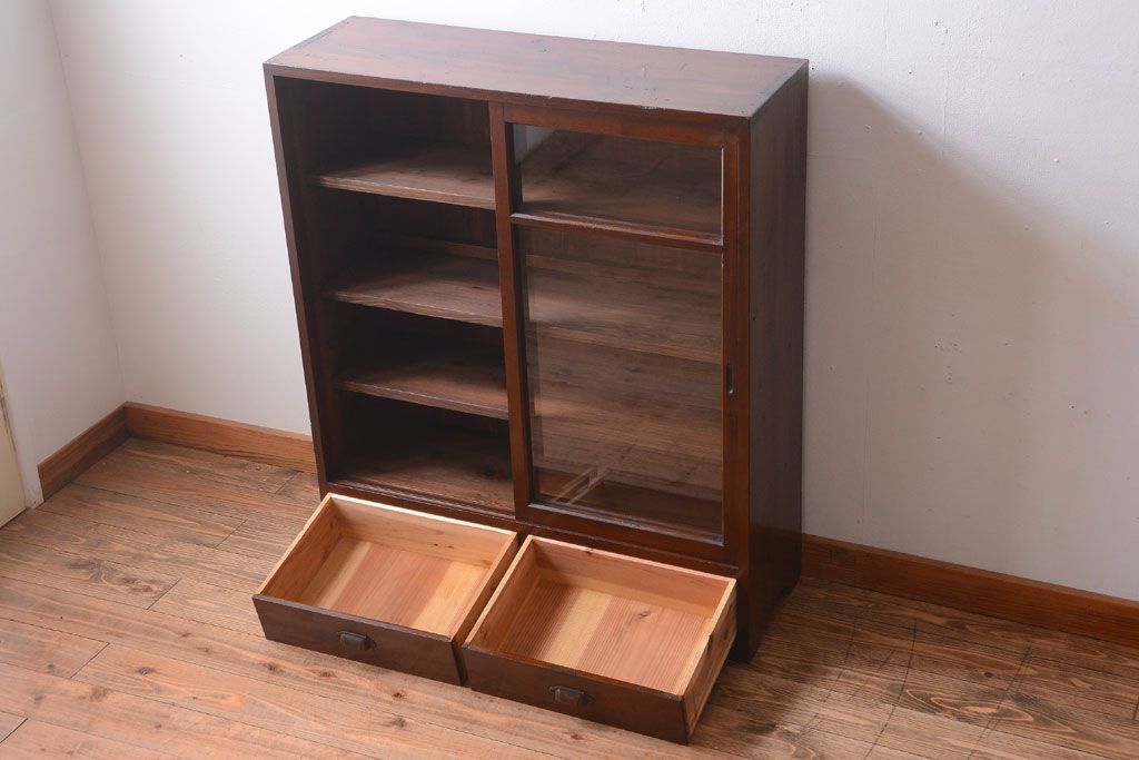 レトロ家具　昭和レトロ　シンプルな古い木のアンティーク収納棚