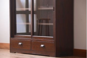 レトロ家具　昭和レトロ　シンプルな古い木のアンティーク収納棚