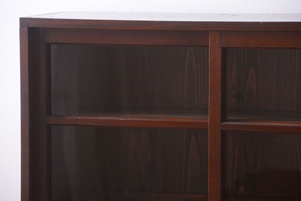 レトロ家具　昭和レトロ　シンプルな古い木のアンティーク収納棚