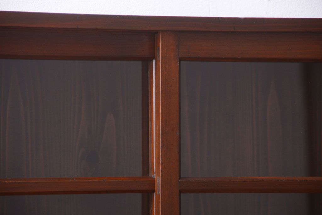 レトロ家具　昭和レトロ　シンプルな古い木のアンティーク収納棚