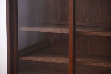 レトロ家具　昭和レトロ　シンプルな古い木のアンティーク収納棚