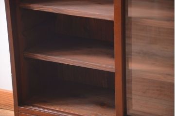 レトロ家具　昭和レトロ　シンプルな古い木のアンティーク収納棚