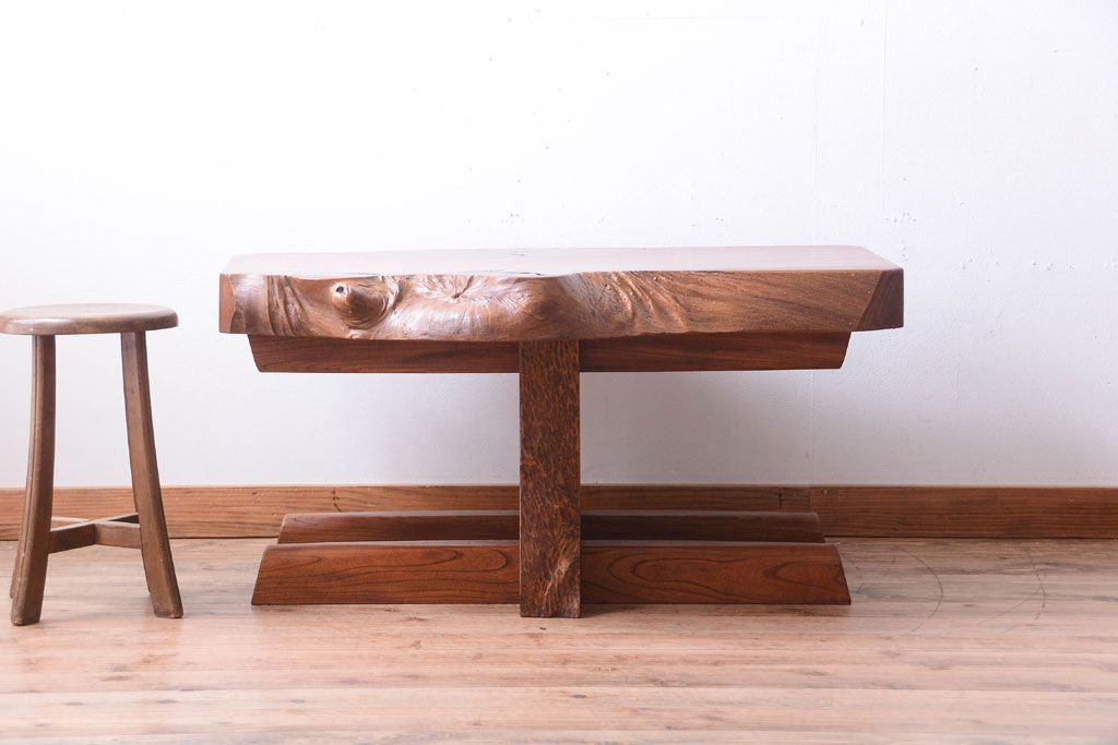 中古　民芸家具　欅材の小ぶりなテーブル