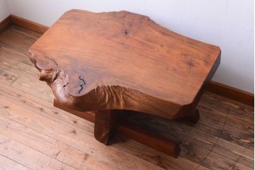 中古　民芸家具　欅材の小ぶりなテーブル