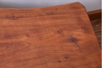 中古　民芸家具　欅材の小ぶりなテーブル