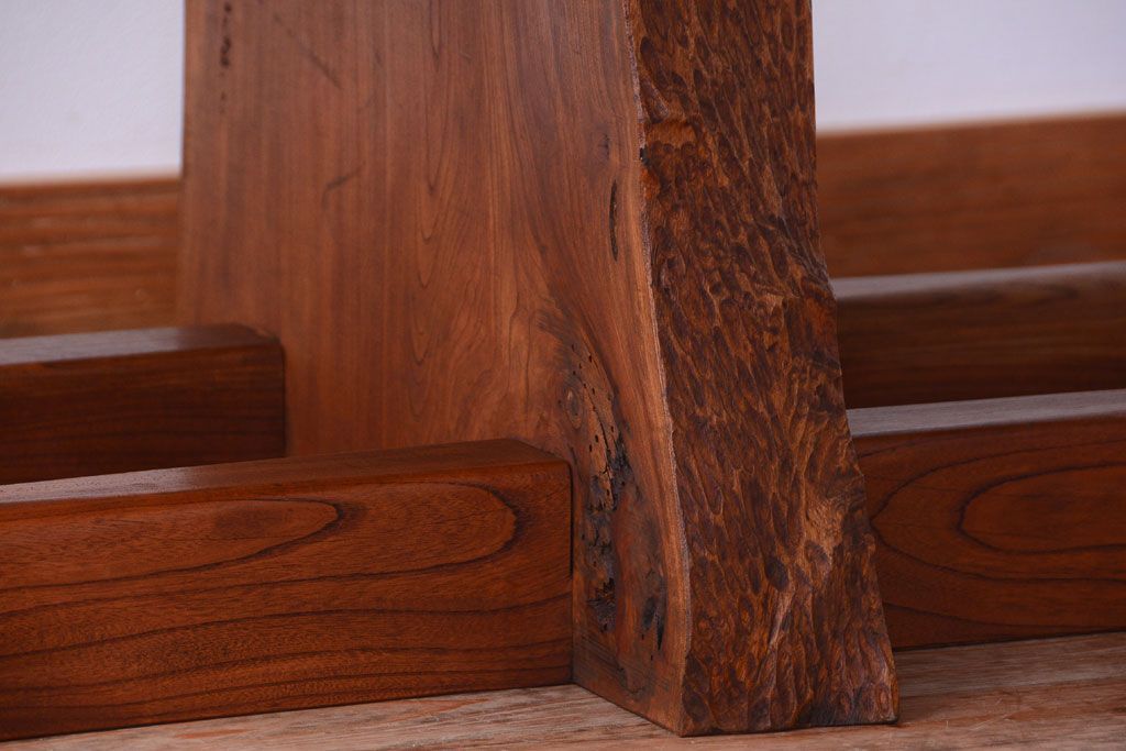 中古　民芸家具　欅材の小ぶりなテーブル