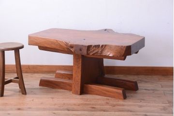 中古　民芸家具　欅材の小ぶりなテーブル