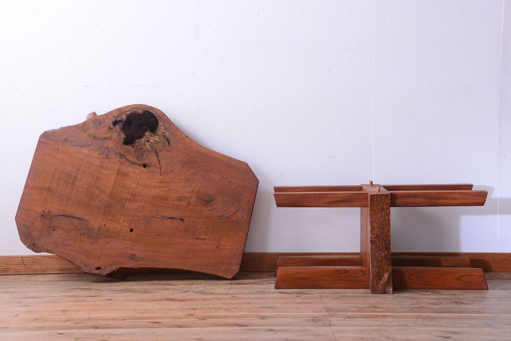 中古　民芸家具　欅材の小ぶりなテーブル