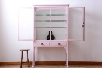 アンティーク家具　アンティーク　内部背面鏡!かわいいペイントキャビネット