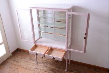 アンティーク家具　アンティーク　内部背面鏡!かわいいペイントキャビネット