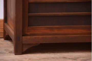 アンティーク家具　和製アンティーク　横桟引き戸の小ぶりな収納棚