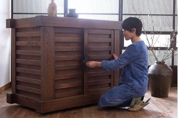 アンティーク家具　古民具・骨董　江戸元禄　極上品!欅材製車付き帳場箪笥(車箪笥)