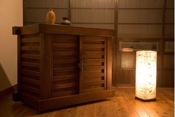 アンティーク家具　古民具・骨董　江戸元禄　極上品!欅材製車付き帳場箪笥(車箪笥)