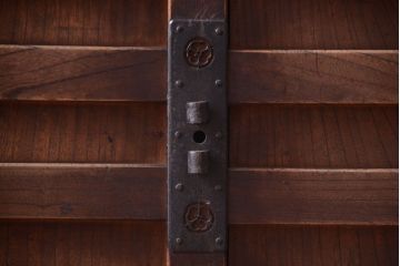 アンティーク家具　古民具・骨董　江戸元禄　極上品!欅材製車付き帳場箪笥(車箪笥)