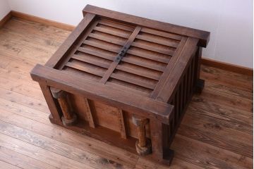 アンティーク家具　古民具・骨董　江戸元禄　極上品!欅材製車付き帳場箪笥(車箪笥)