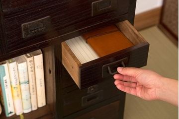 アンティーク家具　古民具・骨董　隠し付き!モダンな欅材のアンティーク帳場箪笥