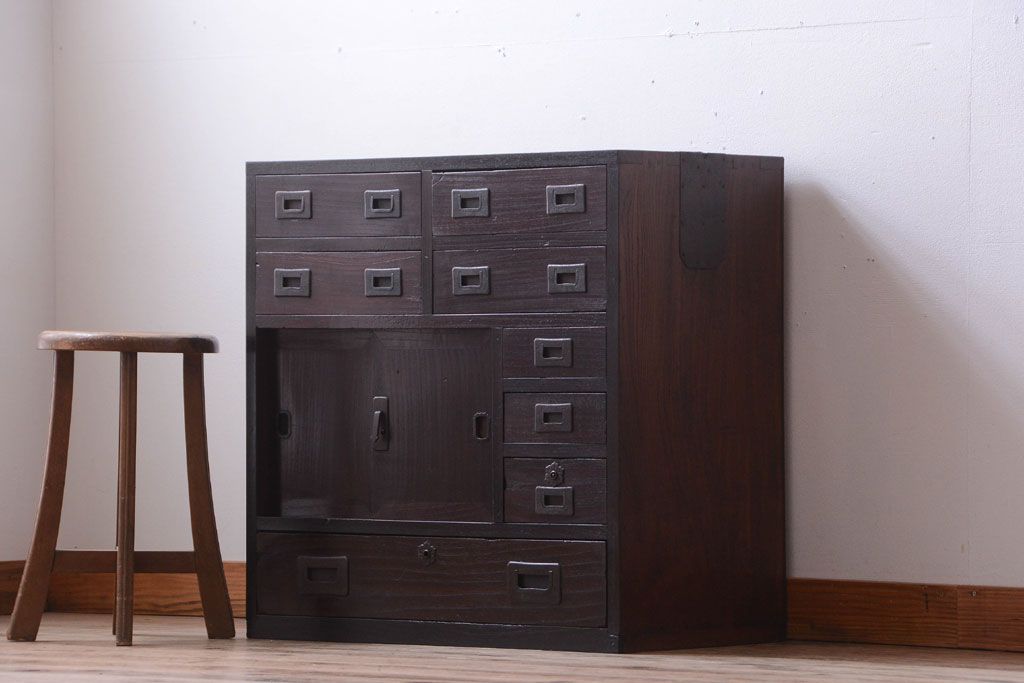 アンティーク家具　古民具・骨董　隠し付き!モダンな欅材のアンティーク帳場箪笥