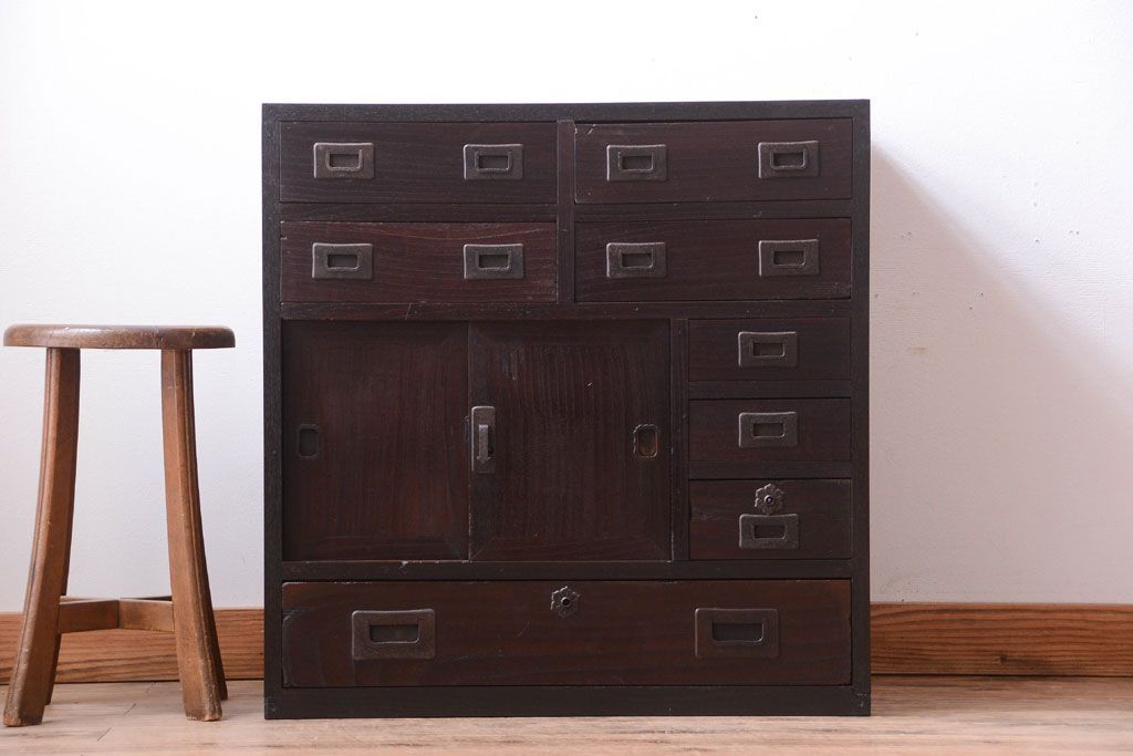 アンティーク家具　古民具・骨董　隠し付き!モダンな欅材のアンティーク帳場箪笥