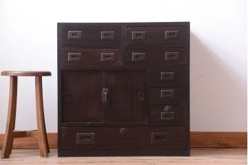 アンティーク家具　古民具・骨董　隠し付き!モダンな欅材のアンティーク帳場箪笥