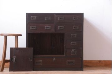 アンティーク家具　古民具・骨董　隠し付き!モダンな欅材のアンティーク帳場箪笥