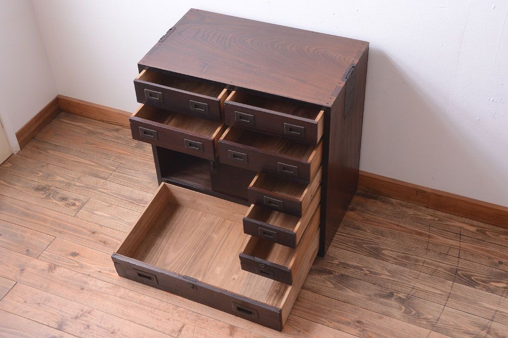 アンティーク家具　古民具・骨董　隠し付き!モダンな欅材のアンティーク帳場箪笥