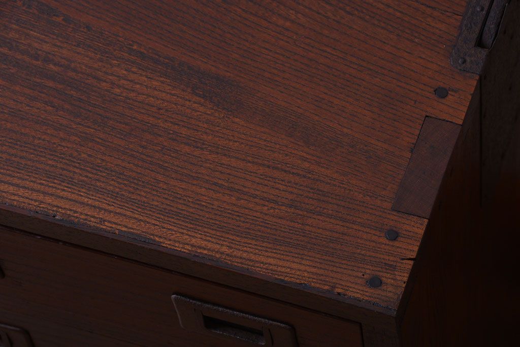 アンティーク家具　古民具・骨董　隠し付き!モダンな欅材のアンティーク帳場箪笥