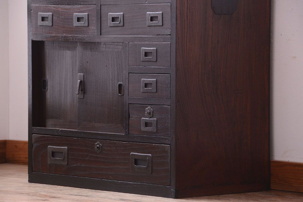 アンティーク家具　古民具・骨董　隠し付き!モダンな欅材のアンティーク帳場箪笥