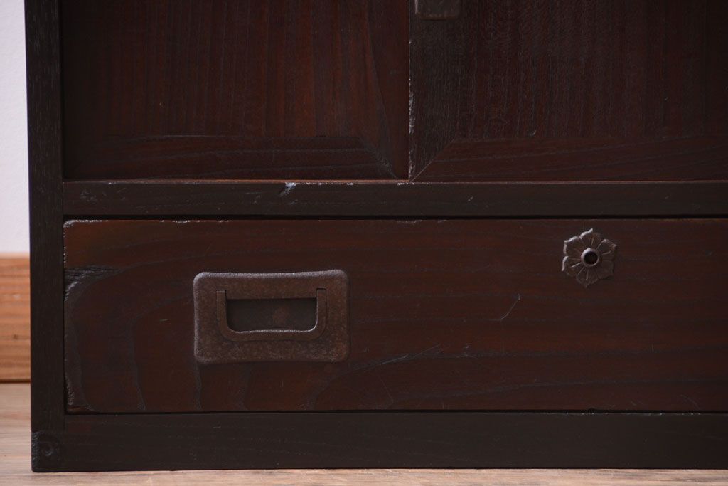 アンティーク家具　古民具・骨董　隠し付き!モダンな欅材のアンティーク帳場箪笥