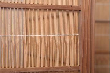 古民具・骨董　古い木味の折り畳み式パーテーション(四連屏風衝立て)(1)