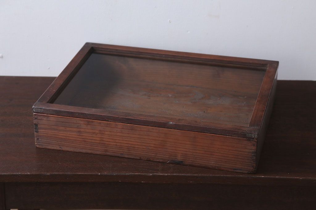 アンティーク雑貨　アンティーク　古い木のコレクションボックス(1)