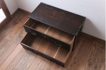 アンティーク家具　アンティーク　重厚な金具の時代箪笥ローボード