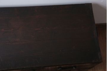 アンティーク家具　アンティーク　重厚な金具の時代箪笥ローボード