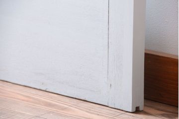 アンティーク　クリアガラス入りの背が高いおしゃれなペイント引き戸1枚(建具)