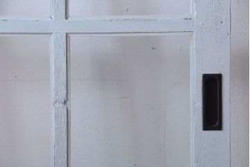 アンティーク　クリアガラス入りの背が高いおしゃれなペイント引き戸1枚(建具)