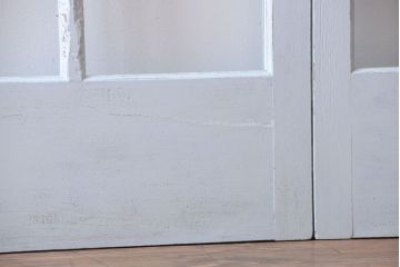 アンティーク　クリアガラス入りの背が高いおしゃれなペイント引き戸2枚セット(1)