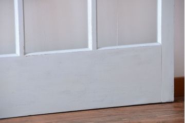 アンティーク　クリアガラス入りの背が高いおしゃれなペイント引き戸2枚セット(1)