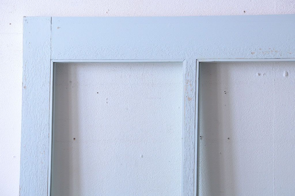 アンティーク　クリアガラス入りの背が高いおしゃれなペイント引き戸2枚セット(1)