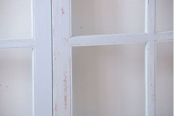 アンティーク　クリアガラス入りの背が高いおしゃれなペイント引き戸2枚セット(1)